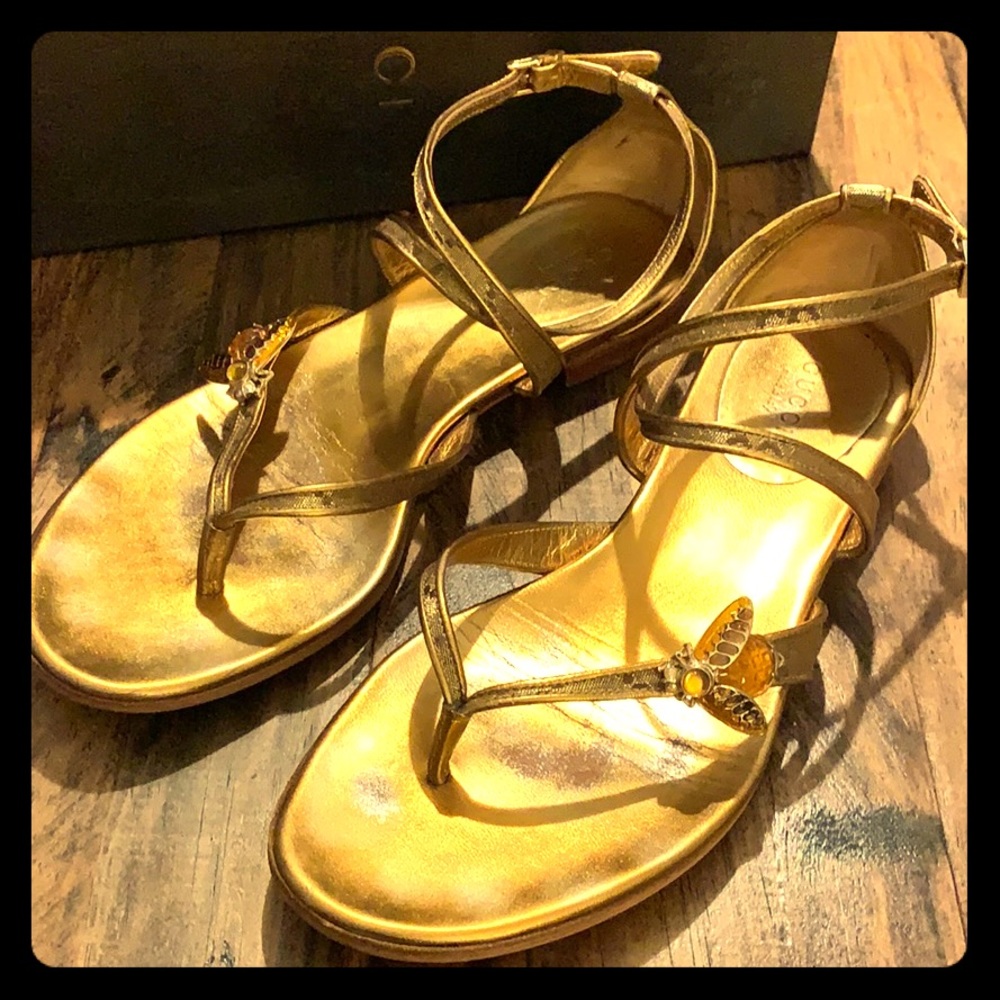 Strapped Gucci with bee trim sandals